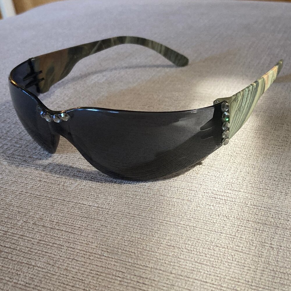 Sunglasses Camo Frame with Gray Lens with light gray Swarovski Crystal Accents